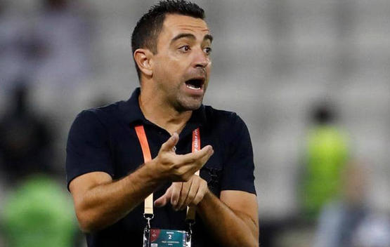 تشافي يحسم أمر تدريب برشلونة