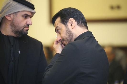 إيهاب توفيق ينهار في عزاء والده