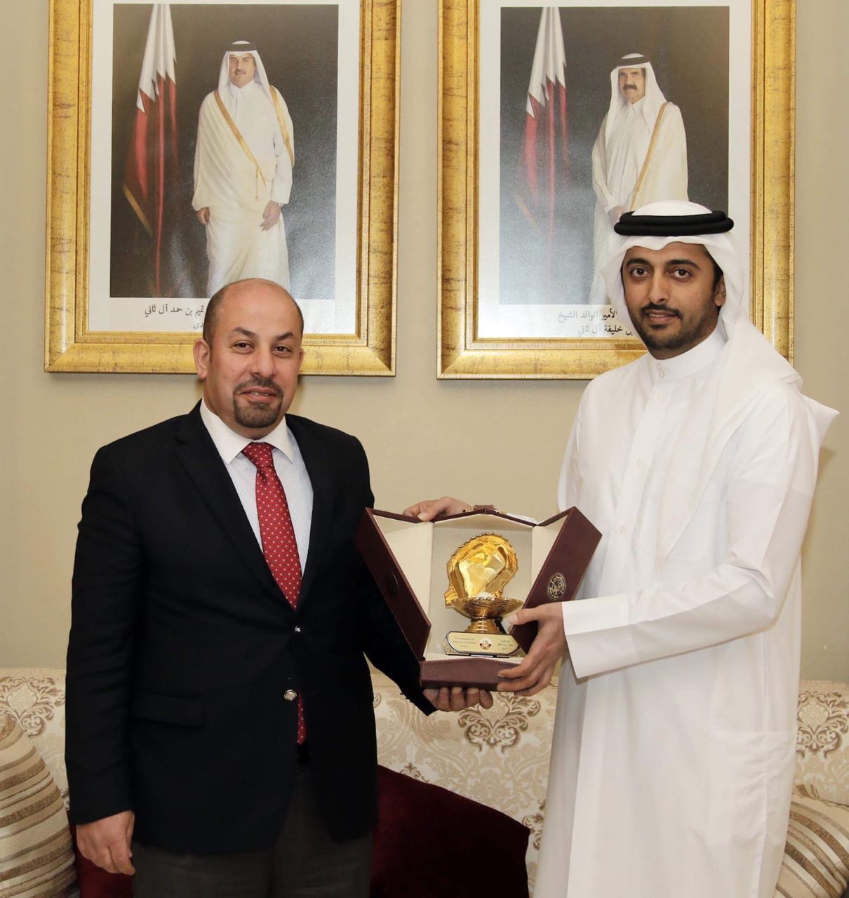 سفير قطر يكرّم الأردني اليماني (صور)