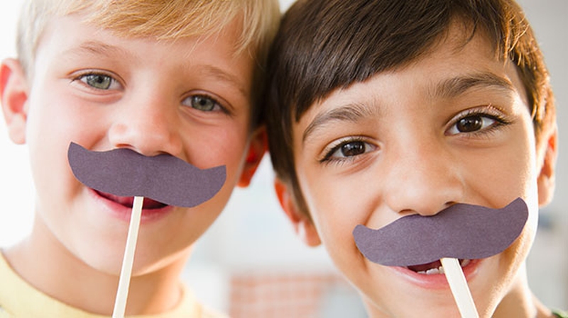 مرحلة البلوغ وتغيراتها.. كيف يهيئ الآباء