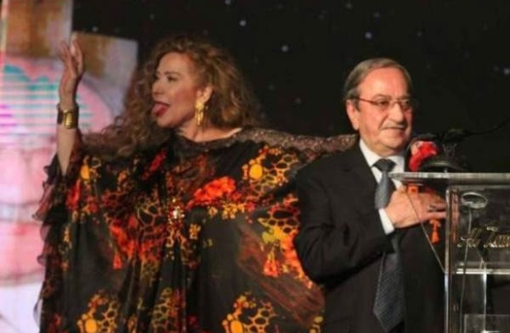 رغدة بهستيريا على المسرح بجانب دريد