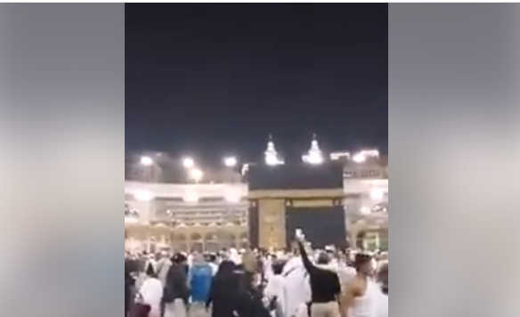 أردني يدعو للفيصلي من الحرم المكي