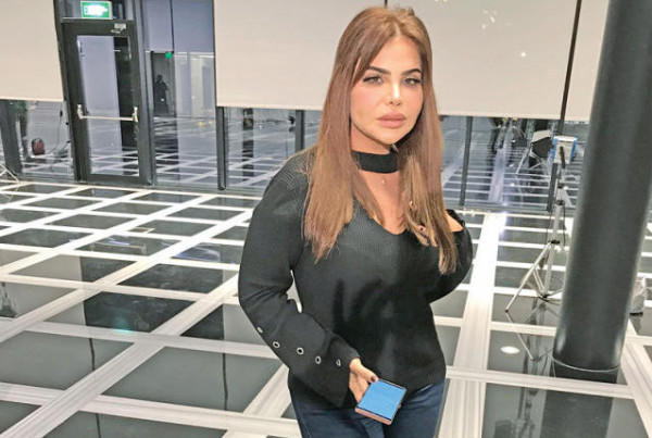 ممثلة خليجية تثير الجدل بعد تعليق