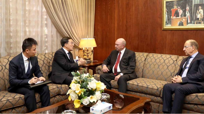 الفايز يلتقي السفير الصيني