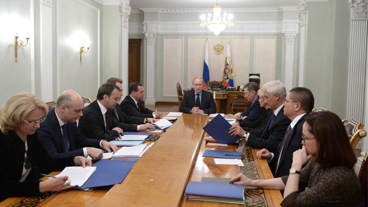 الحكومة الروسية تقدم استقالتها للرئيس بوتين