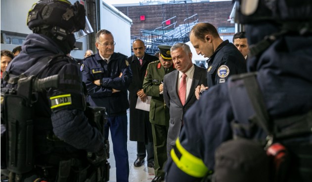 الملك يزور فرقة تدخّل الدرك الوطني