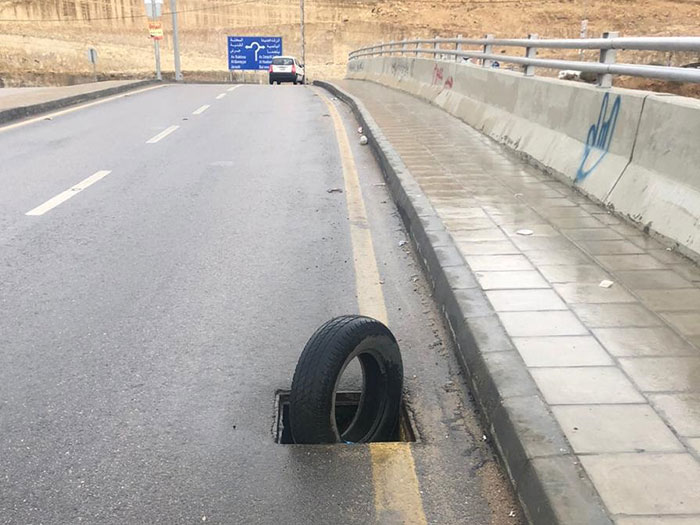 الزرقاء: لصوص الخردة يسرقون أغطية المناهل