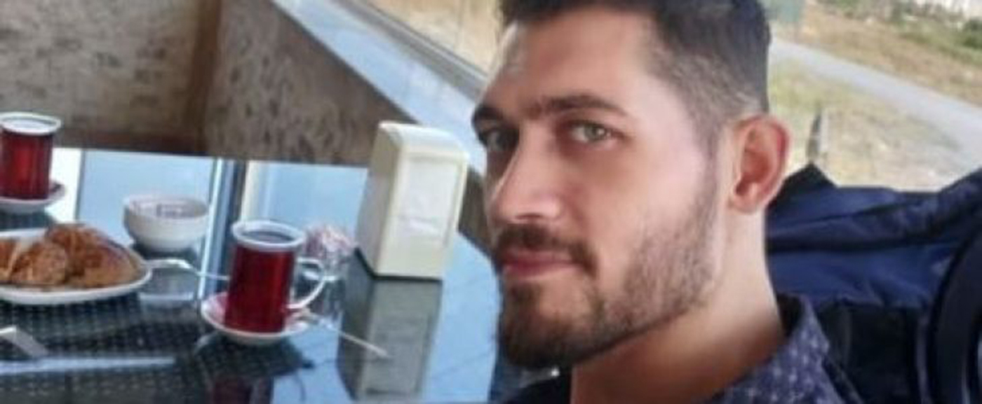 وفاة فنان سوري بشكل مفاجئ أثناء