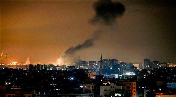 إسرائيل تشن غارات على غزة لليوم