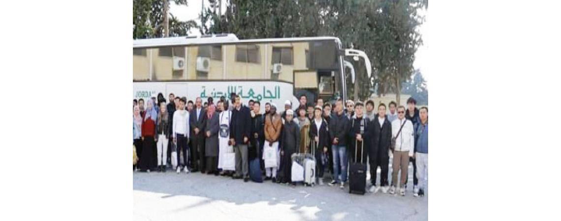 «الأردنية» تسيّر بعثة عمرة للطلبة إلى