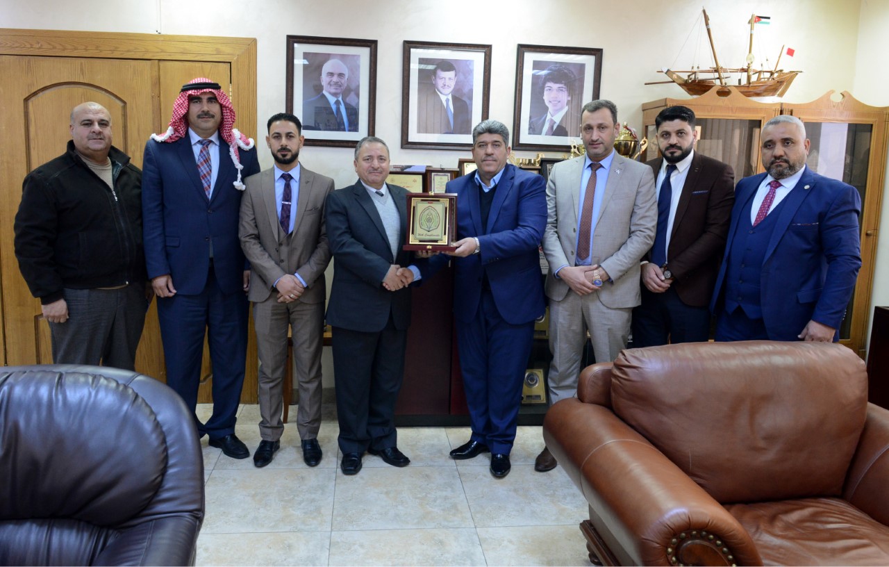 وفد من الأنبار العراقية يطلع على