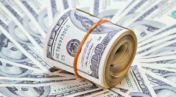 الدولار ينخفض بسبب صاروخ سقط في