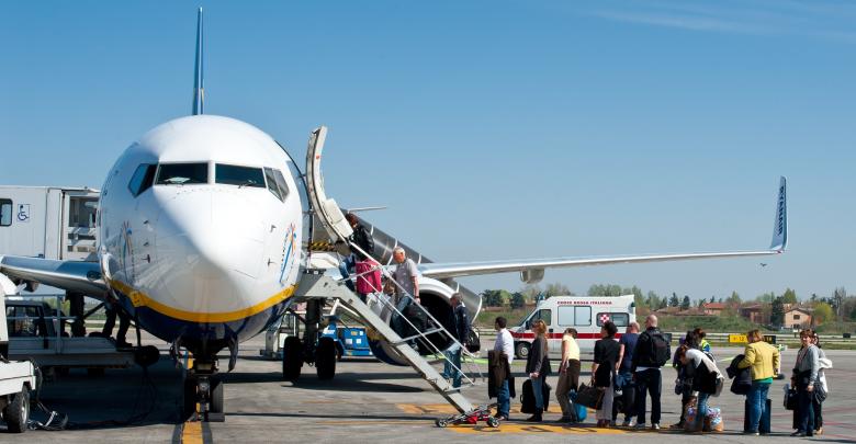 صعود الركاب الأبطأ أولا على الطائرة