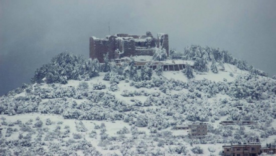 بدء تساقط الثلوج على مرتفعات عجلون