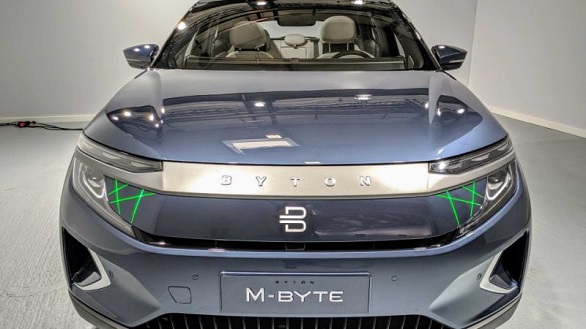 هل تتفوق هذه السيارة على تسلا؟