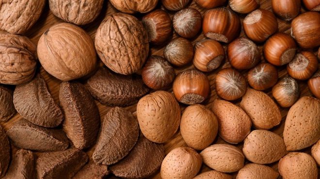 دراسة: حفنة من المكسرات يوميا تغنيك