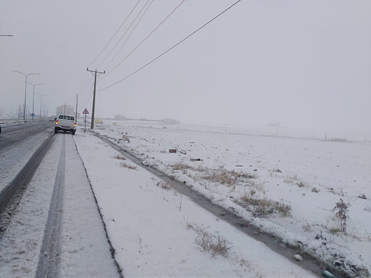 الطفيلة تشهد تساقطا للثلوج بسماكة 20