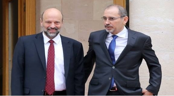 أيمن الصفدي رئيسا للوزراء بالوكالة.. والرزاز