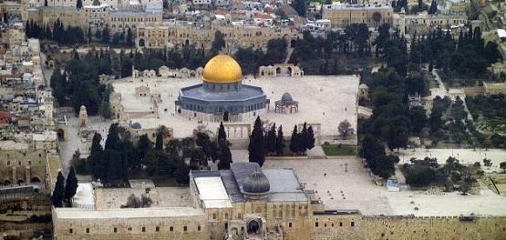 شرطة الاحتلال تقتحم الأقصى فجرا