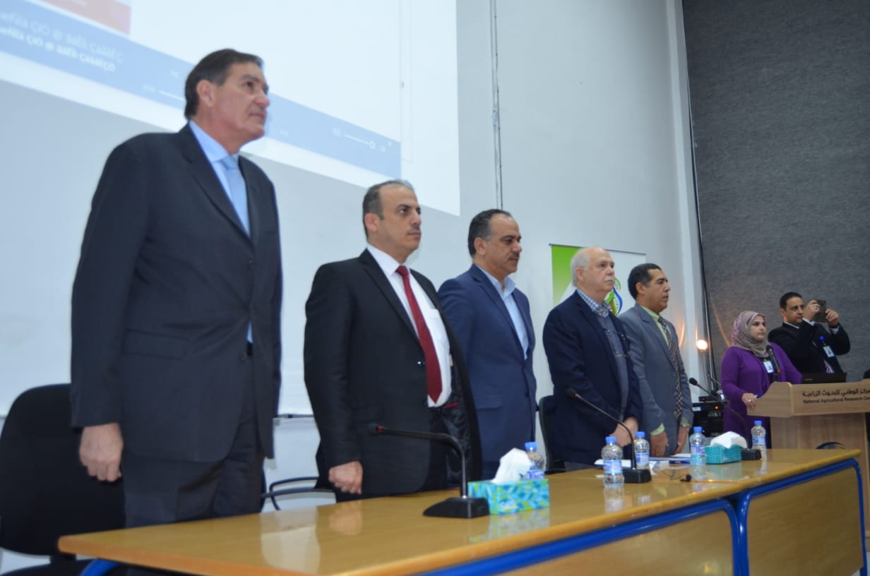 بحضور عدد من مزارعي الحبوب البحوث
