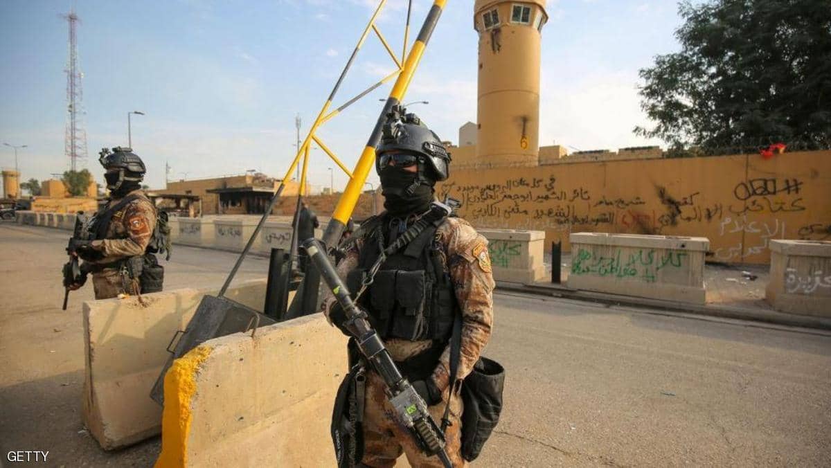 سقوط قذائف صاروخية قرب السفارة الأميركية