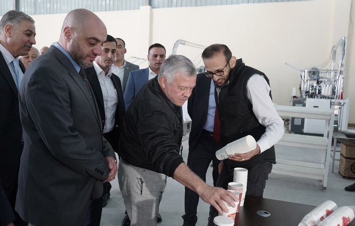 الملك يخاطب الشابين صبحا والفناطسة: أنا