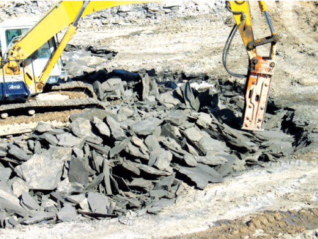 تشغيل تجريبي لمحطة كهرباء “العطارات” منتصف