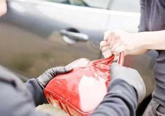 اعتقال عصابة امتهنت خطف حقائب السيدات