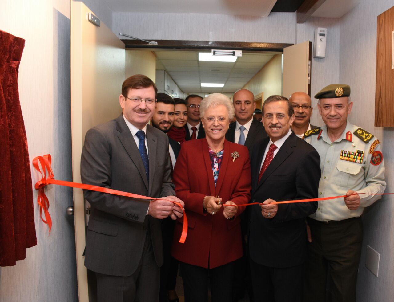 الأميرة منى الحسين تفتتح مركزين جديدين