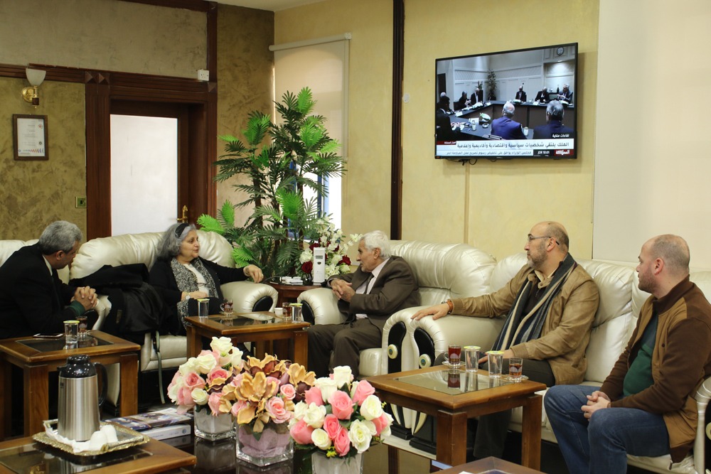 جامعة الزرقاء تبحث مع منظمة أمريكية