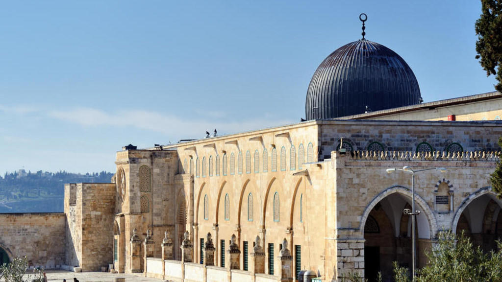 الاوقاف الأردنية تحذر من فرض ’واقع