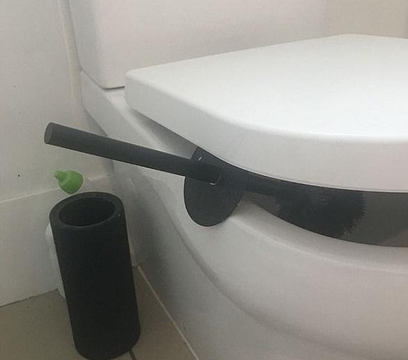 لماذا يجب عليك تعليق الفرشاة فوق