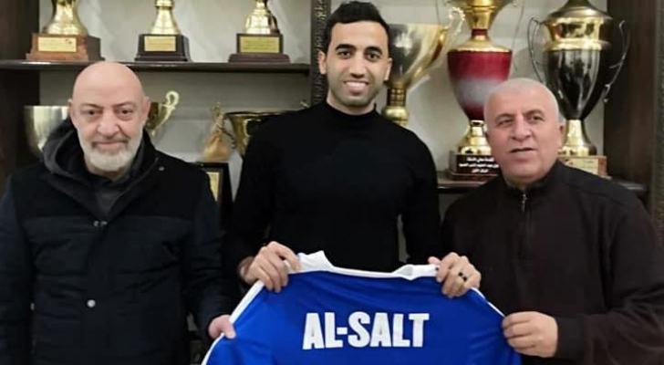 محمد مصطفى يوقع للسلط