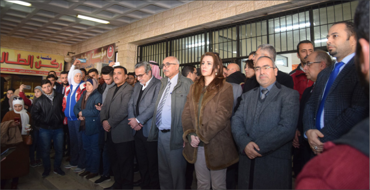 الجامعة الهاشمية تنظم وقفة احتجاجية رافضة