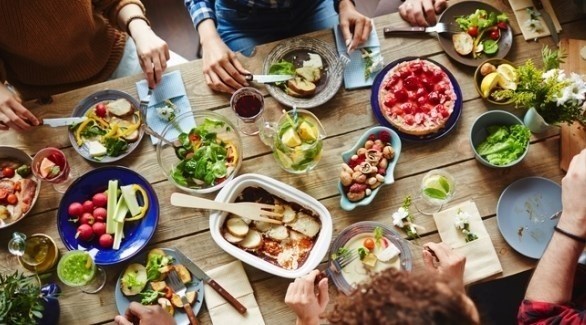 كثرة الأكل خلال العطلة الأسبوعية من