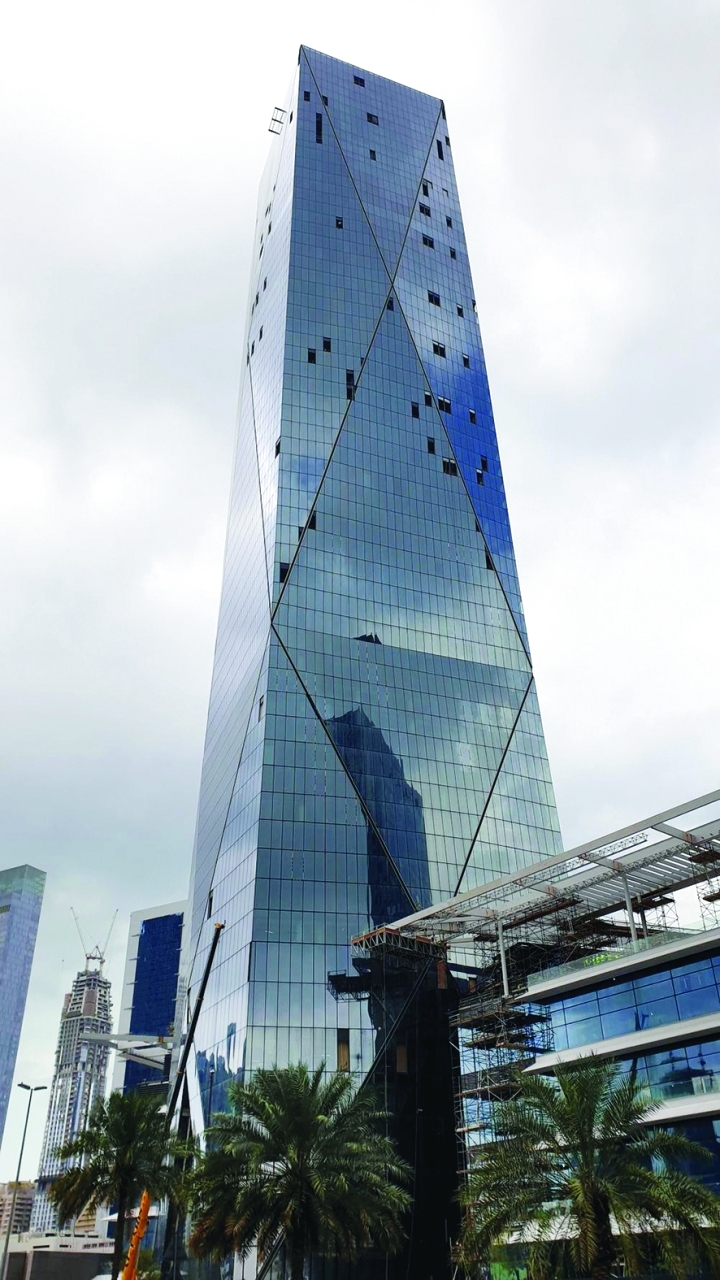 برج المليار دولار يشارف على الاكتمال