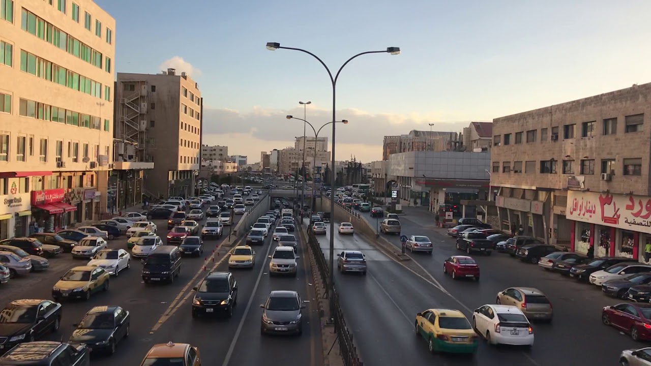 أمانة عمان تنفي سقوط جسر مشاه