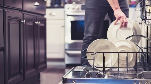 أفكار فعالة لتنظيف الغسالة وجلاية الصحون