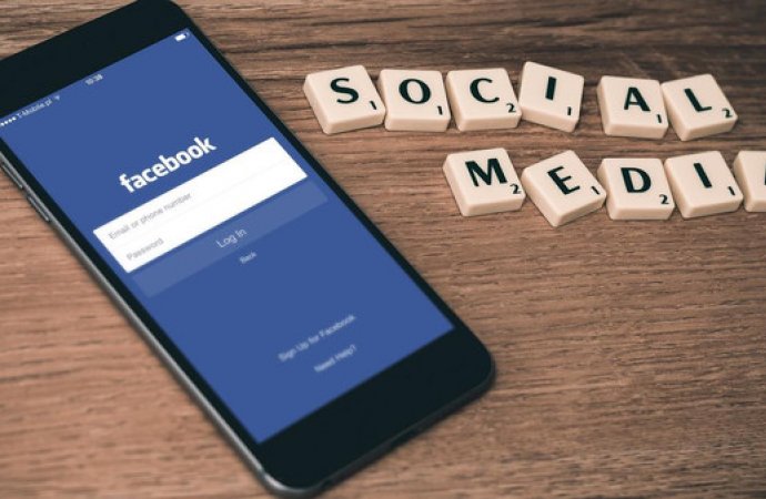 10 نصائح لاكتشاف ’الأخبار الكاذبة‘ على