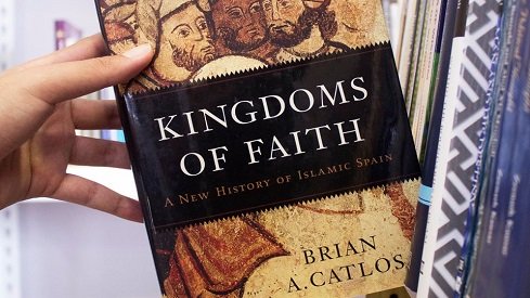 مراجعة كتاب : “ممالك الإيمان ..