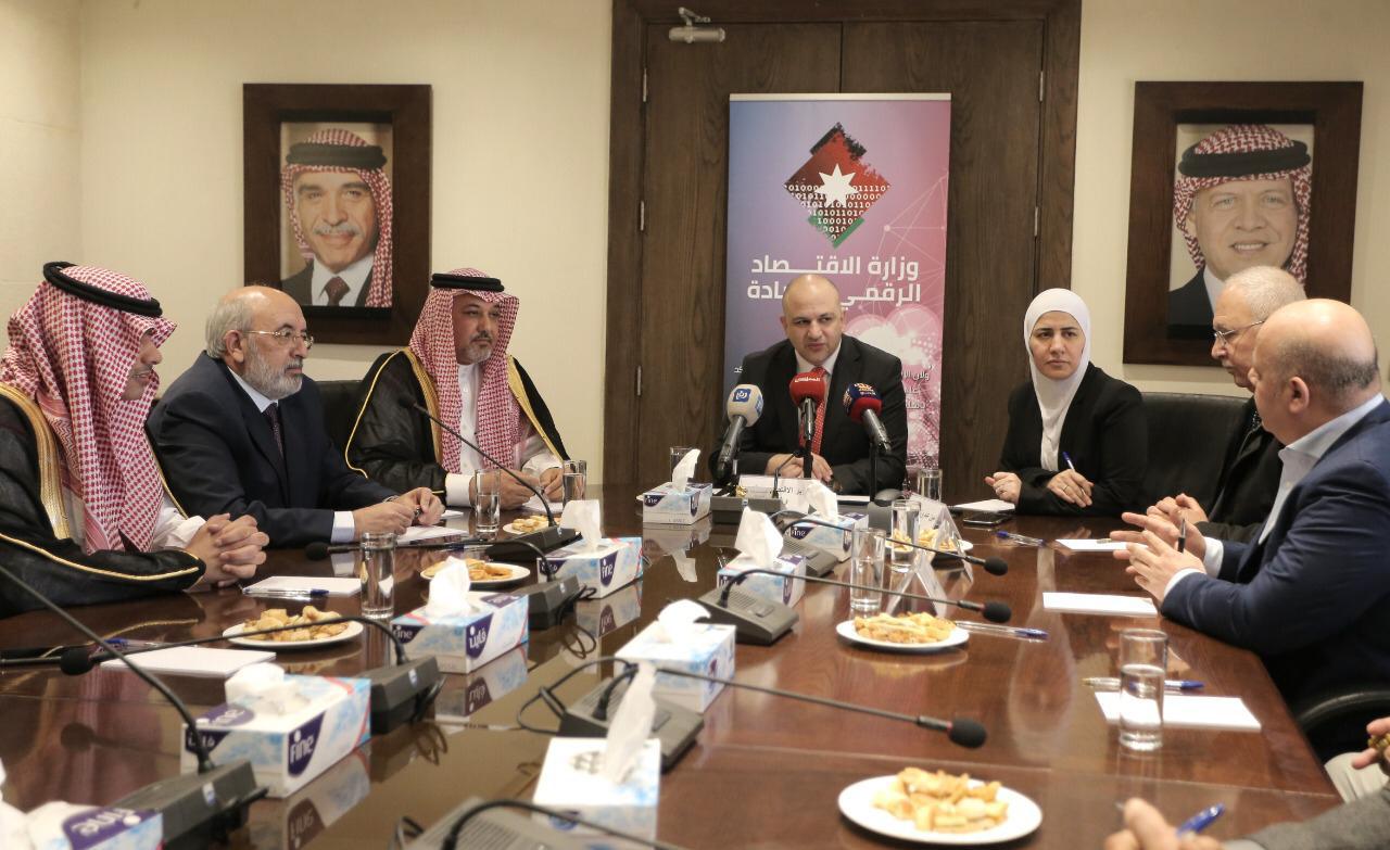 المباشرة بتنفيذ مشاريع شبكة الألياف الضوئية