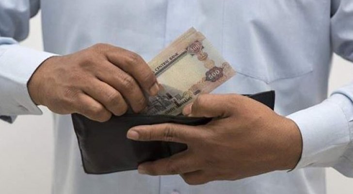 خليجي يسرق 245 ألف بطاقة شحن