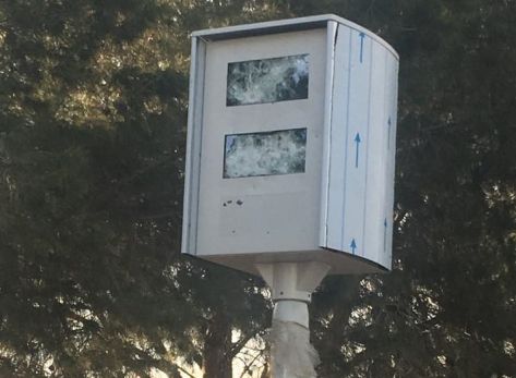 مجهولون يحطمون رادارا على طريق الرمثا