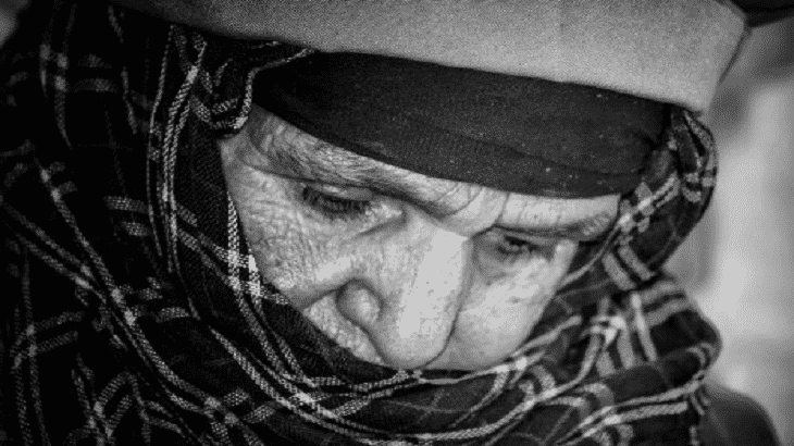 أسرة أردنية تستغيث وتسكن في كراج