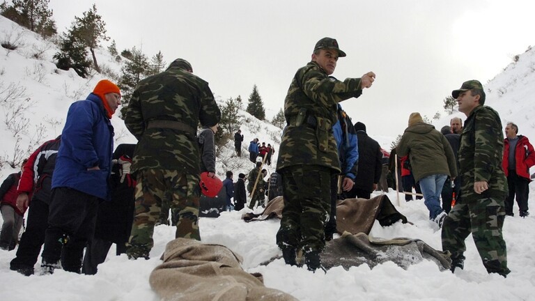 تركيا.. انهيار ثلجي يقتل 33 شخصا