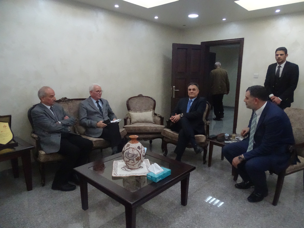 البطاينة يترأس اجتماعا للجنة تنمية المهارات