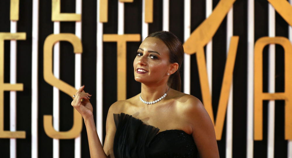 بعد أنباء إصابتها بفيروس كورونا.. .