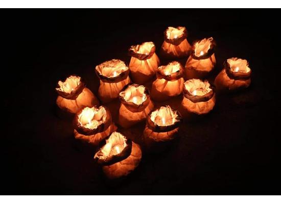 اضاءة 30 الف شمعة بالسلط نصرة