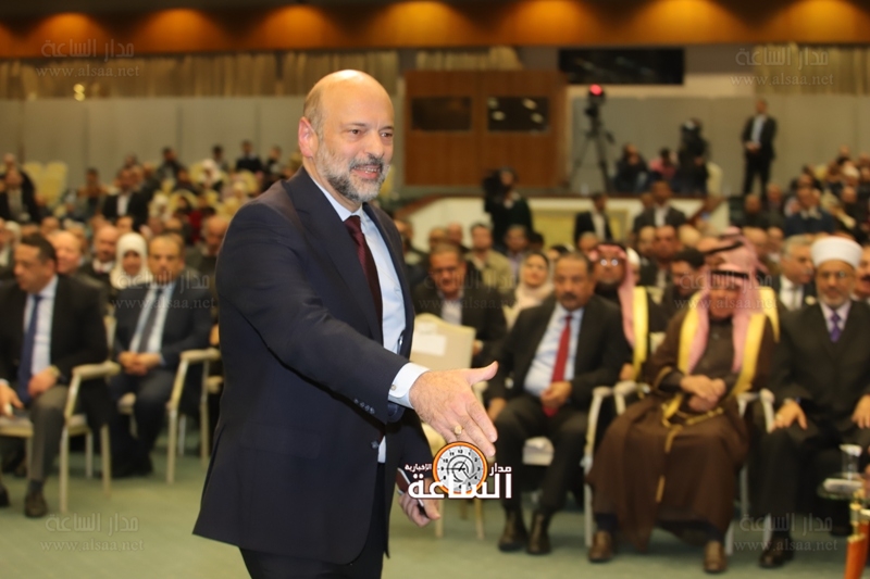 الرزاز: نمر بمرحلة دقيقة غير مسبوقة