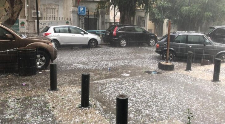 عاصفة مناخية قوية تضرب لبنان (فيديو)